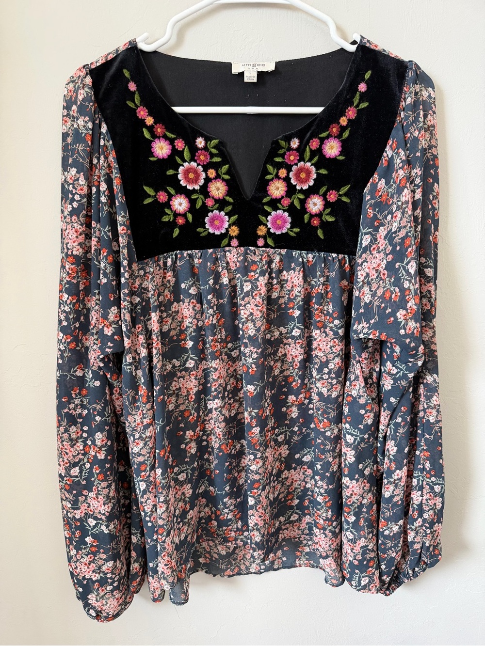 Umgee Black Floral Velvet Yoke Peasant Top